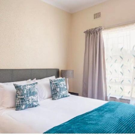 Blomtuin Sleep And Go Room Cape Town Eksteriør bilde