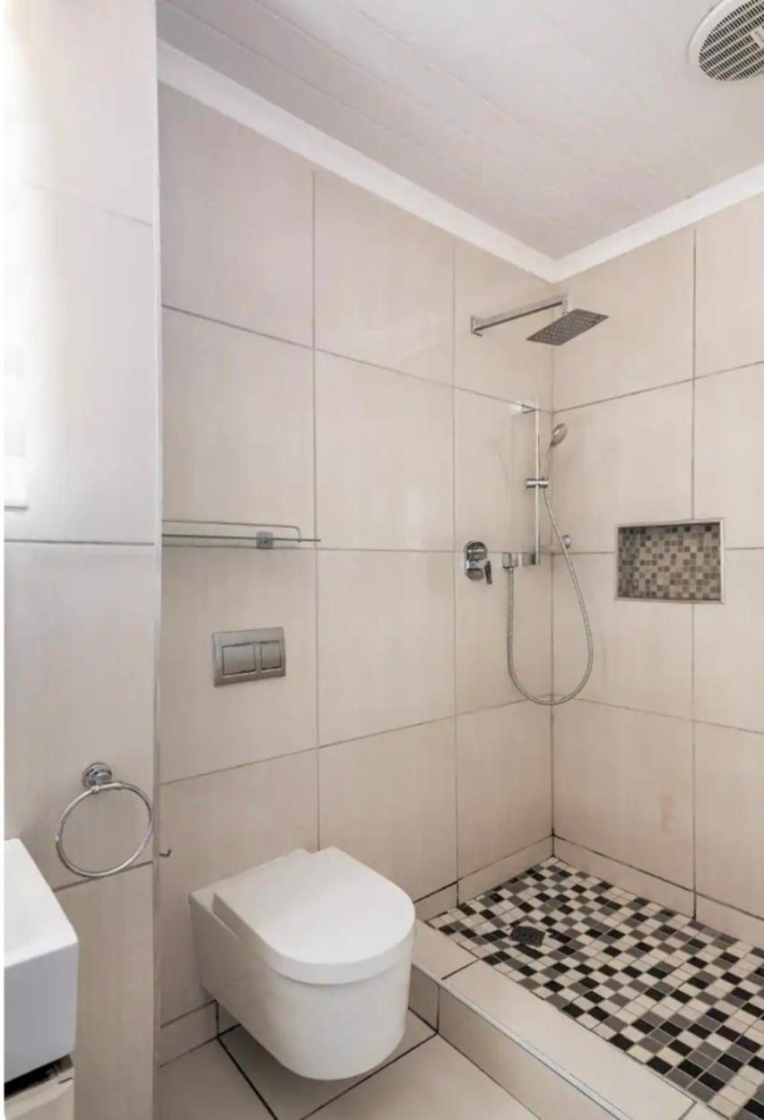 Blomtuin Sleep And Go Room Cape Town Eksteriør bilde