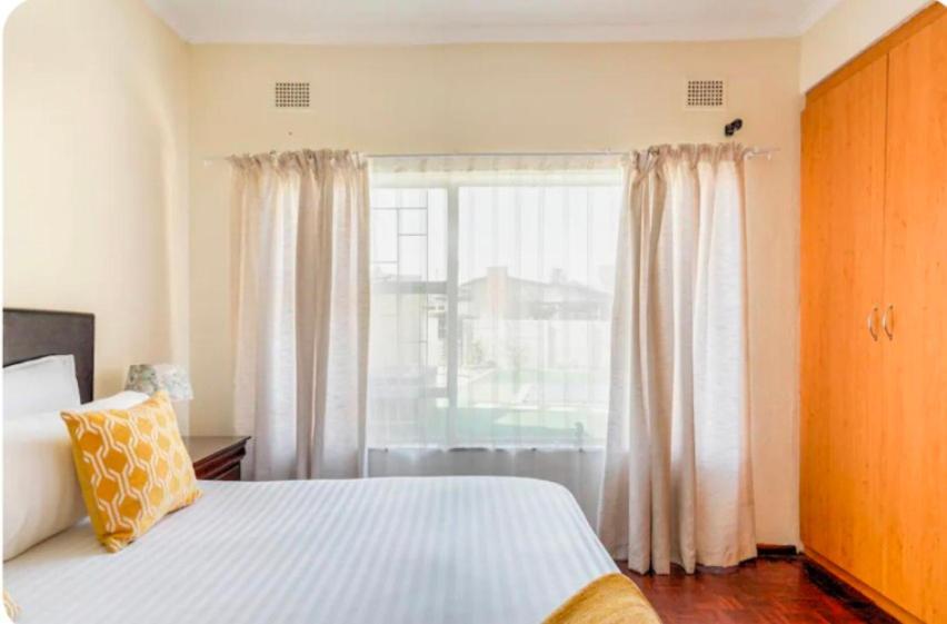 Blomtuin Sleep And Go Room Cape Town Eksteriør bilde